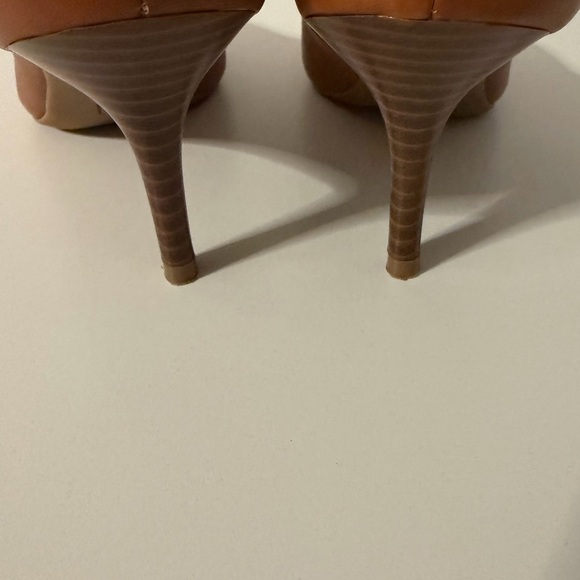 Alfani Size 7.5 Step ‘N Flex Pointed-Toe Pumps - Cognac Tan - Picture 7 of 16